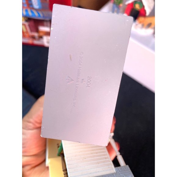 Hallmark Keepsake Sarah's Maine Home Barber Shop 4pc - Picture 4 of 8